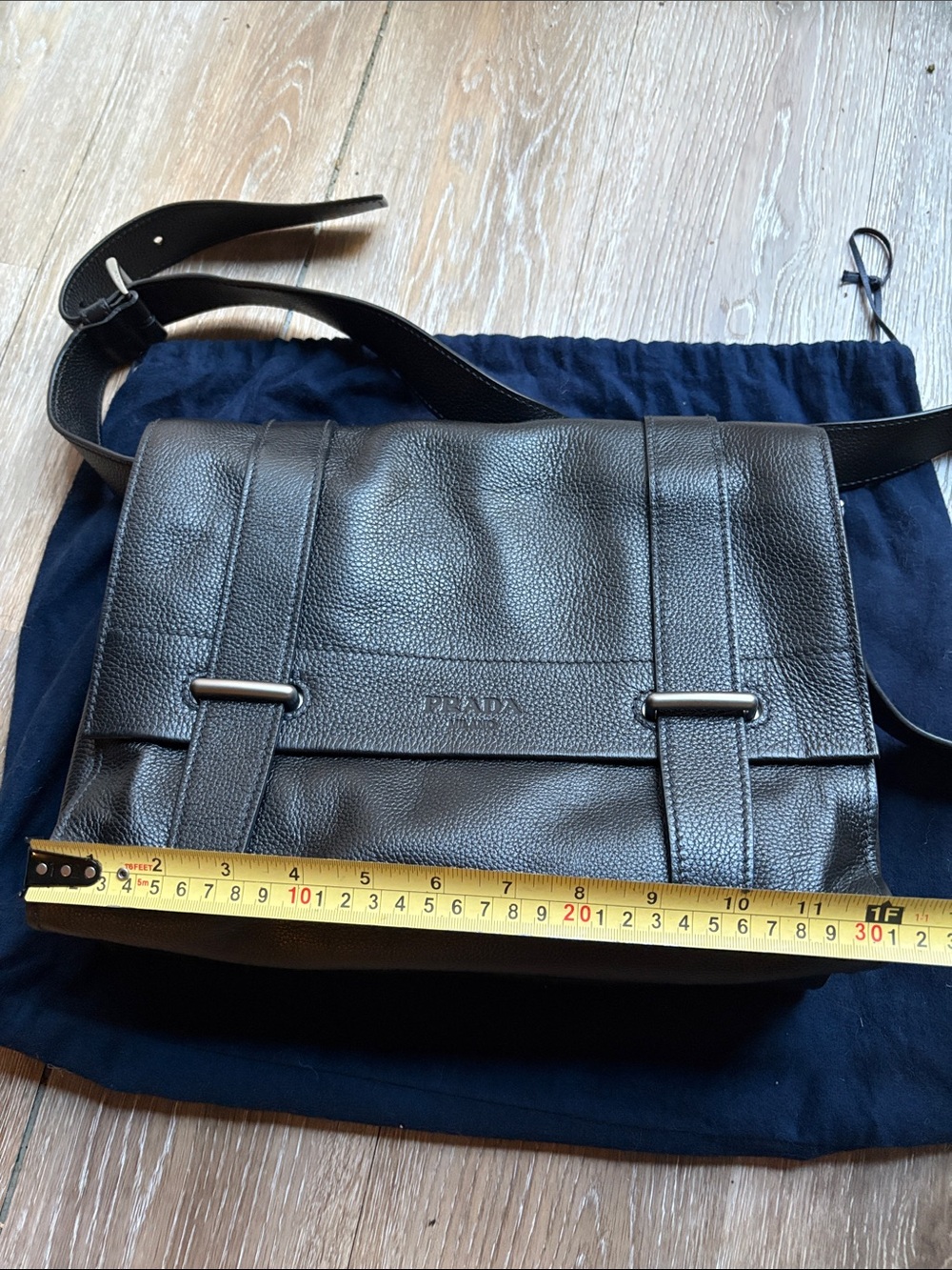 Beautiful genuine Prada bag in mint condition - Picture 11 of 11
